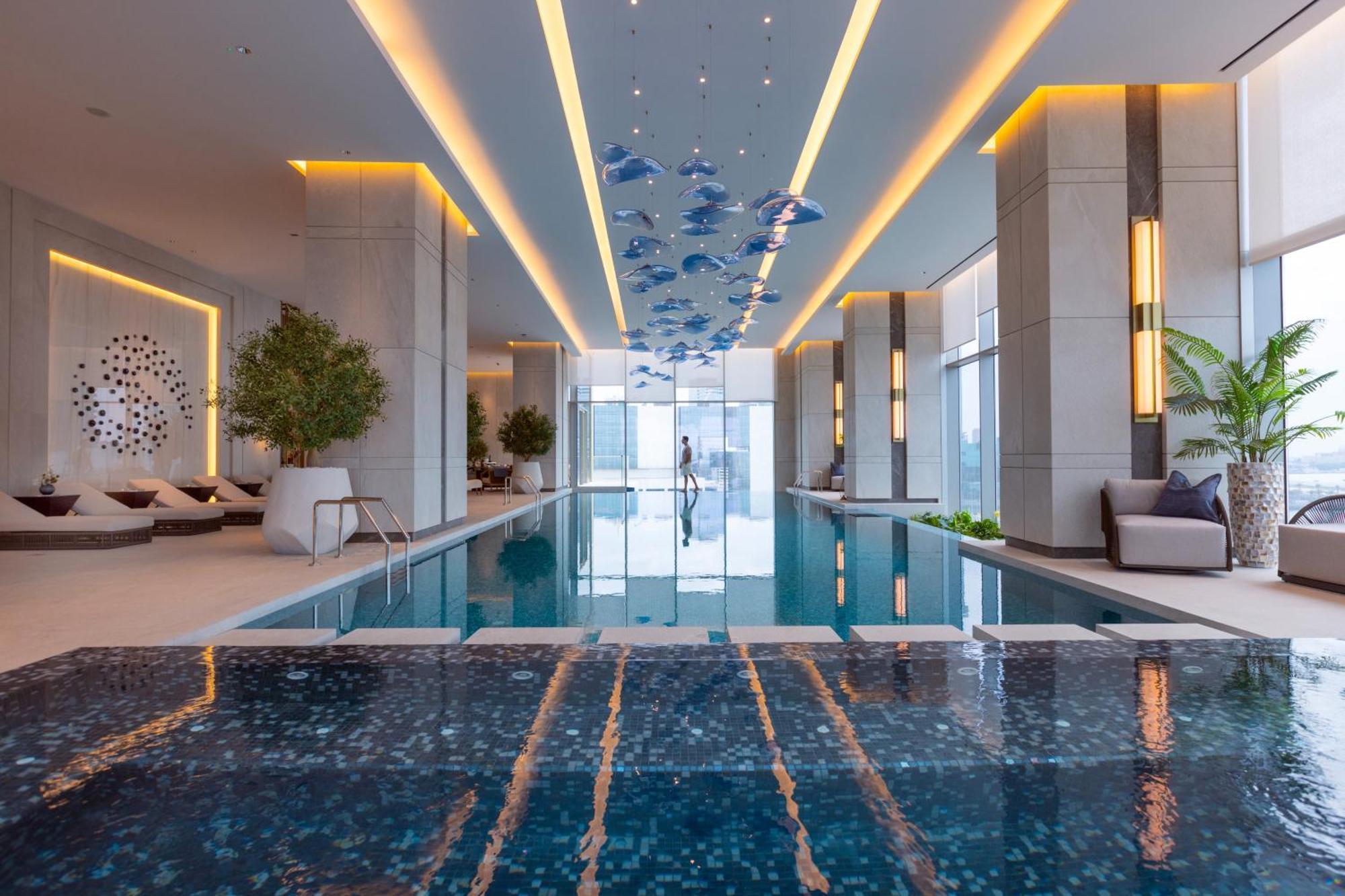 Готель Onyx Rotana Манама Екстер'єр фото The swimming pool at the Ritz-Carlton, DIFC