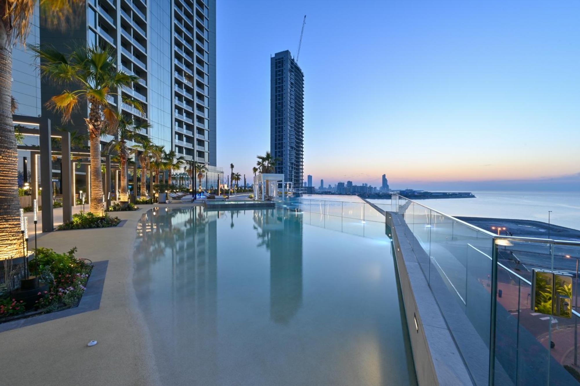 Готель Onyx Rotana Манама Екстер'єр фото Infinity pool at the Ritz-Carlton, DIFC