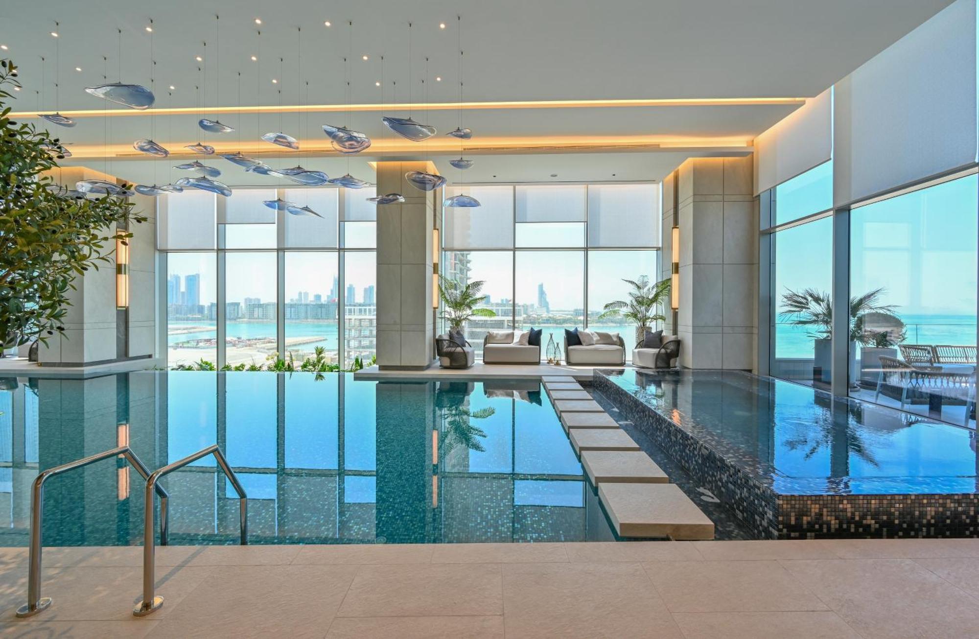 Готель Onyx Rotana Манама Екстер'єр фото The swimming pool at the hotel