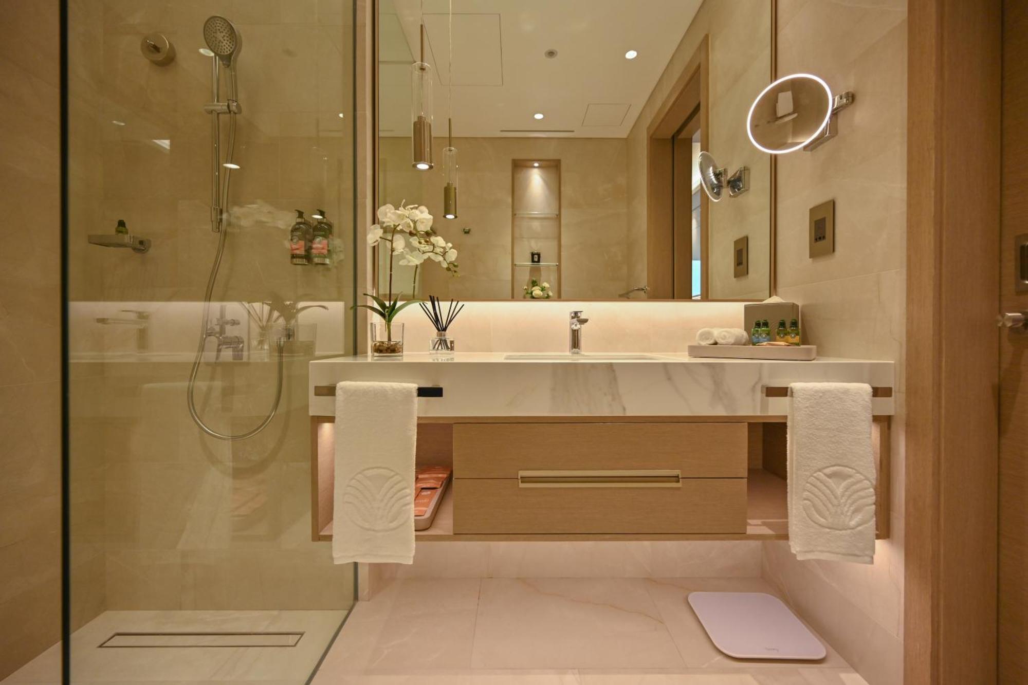 Готель Onyx Rotana Манама Екстер'єр фото Bathroom
