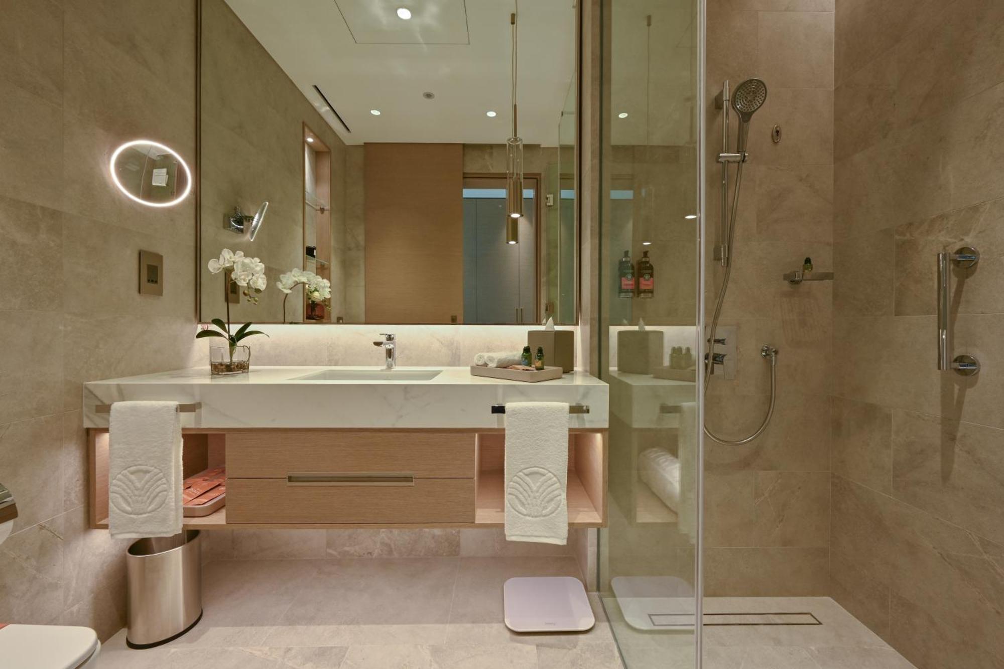 Готель Onyx Rotana Манама Екстер'єр фото Bathroom